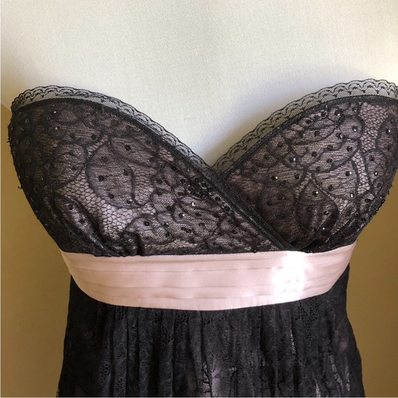 BCBG Max Azria lace and silk party dress. Rare. - Picture 4 of 6